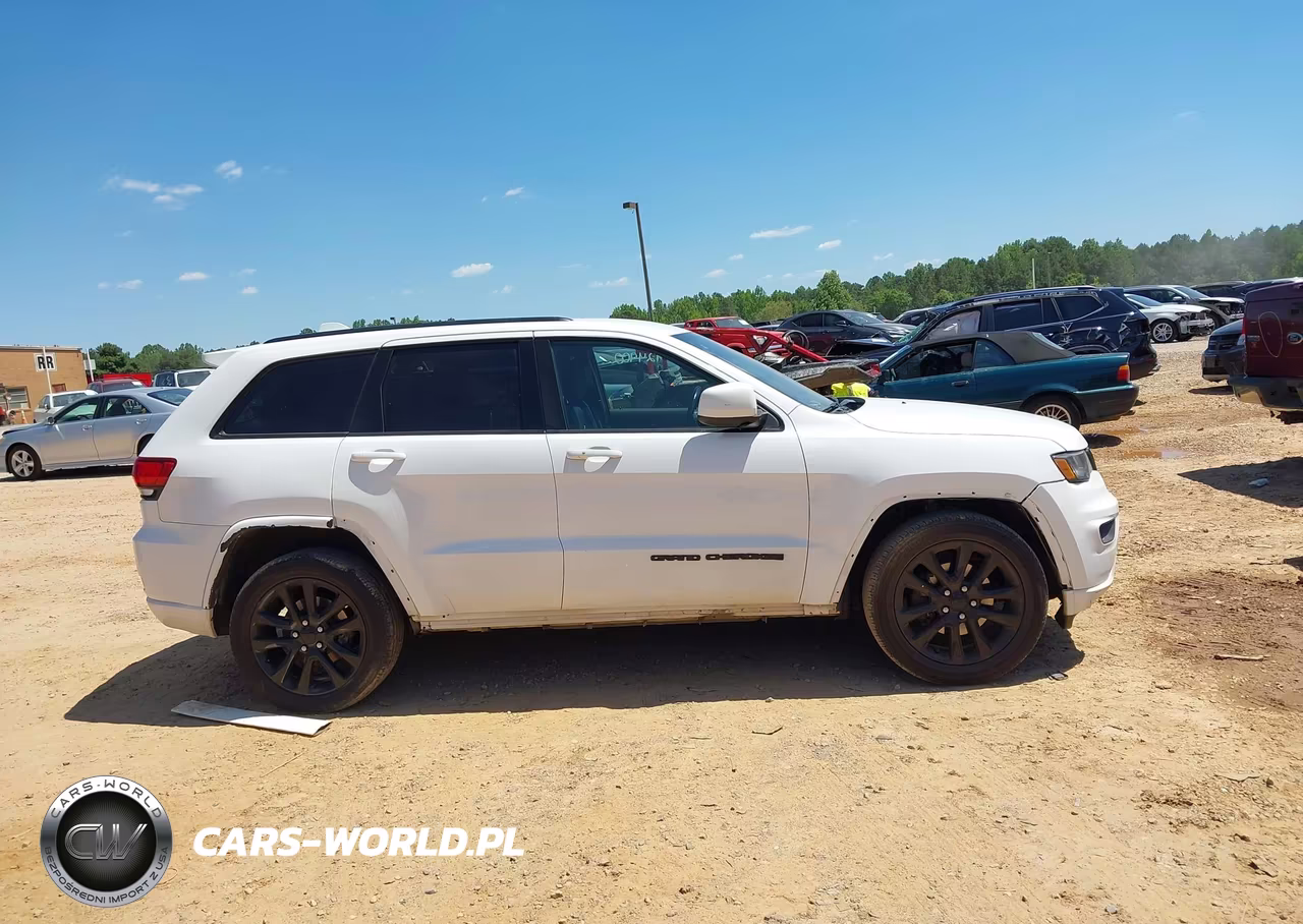 2020 Jeep Grand Cherokee Altitude 4X2 VIN:1C4RJEAG8LC439544 - 13