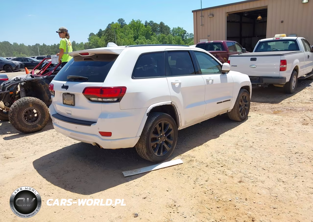 2020 Jeep Grand Cherokee Altitude 4X2 VIN:1C4RJEAG8LC439544 - 4