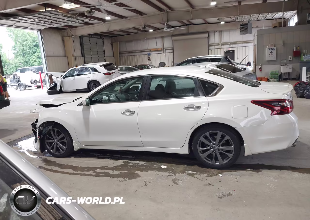 2018 Nissan Altima 2.5 Sr VIN:1N4AL3AP6JC225621 - 14