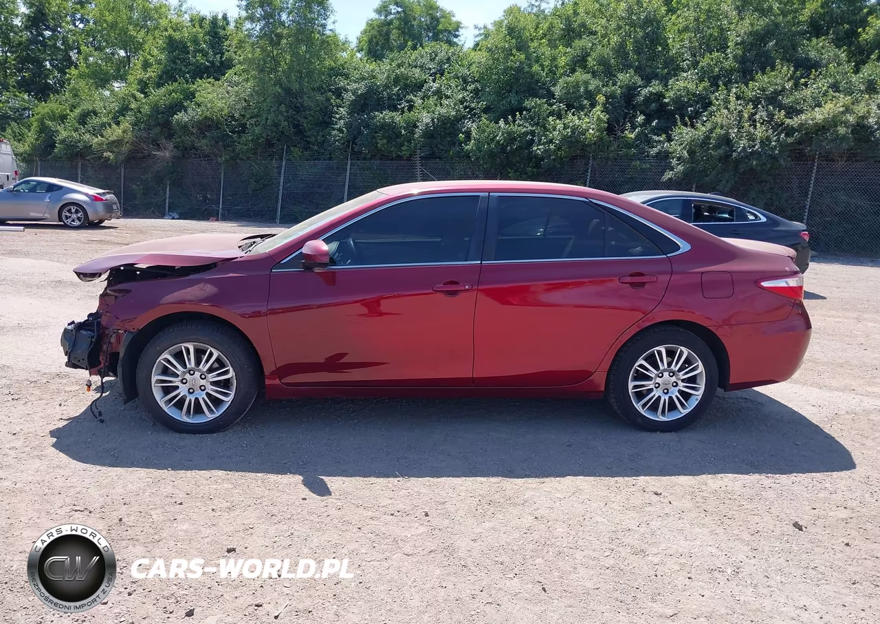 2015 Toyota Camry Le VIN:4T1BF1FK4FU925285 - 15