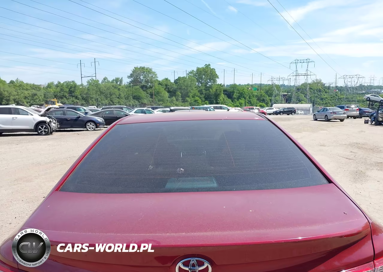 2015 Toyota Camry Le VIN:4T1BF1FK4FU925285 - 17