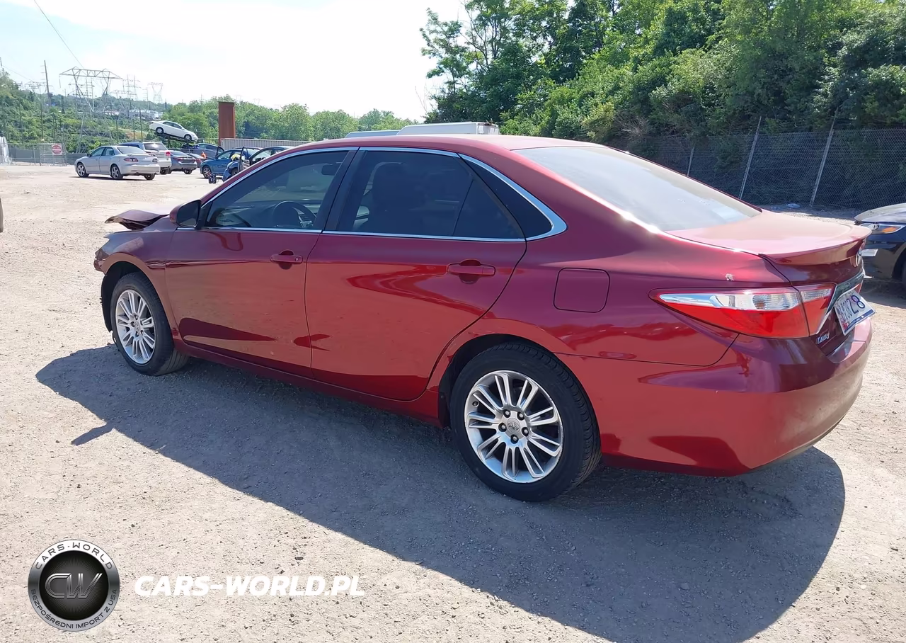 2015 Toyota Camry Le VIN:4T1BF1FK4FU925285 - 3
