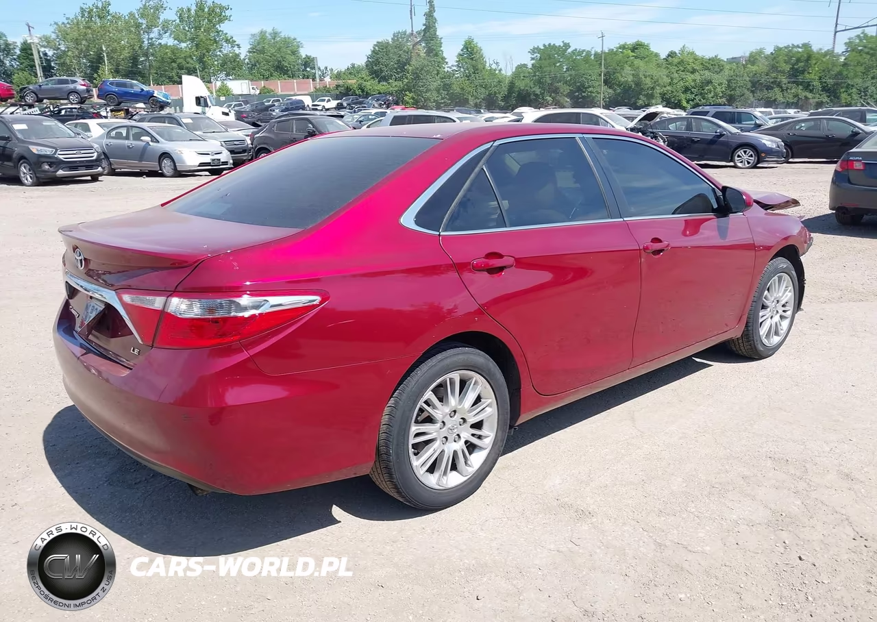 2015 Toyota Camry Le VIN:4T1BF1FK4FU925285 - 4