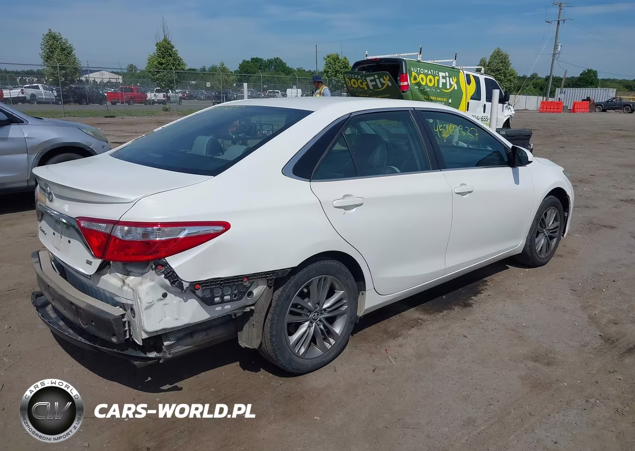 2016 Toyota Camry Se VIN:4T1BF1FK0GU131546 - 4