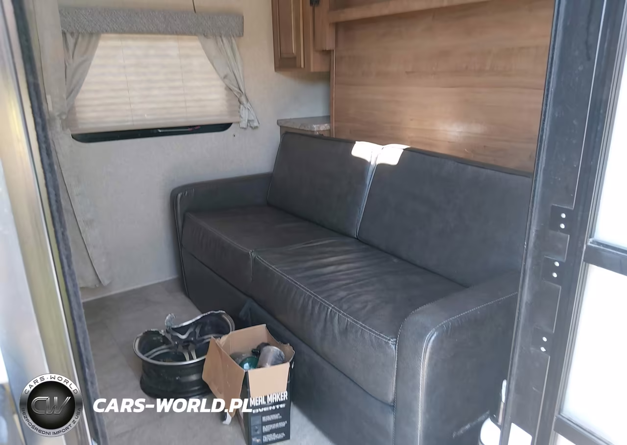2019 Rockwood Other VIN:5ZT2RSHC7K3004667 - 5