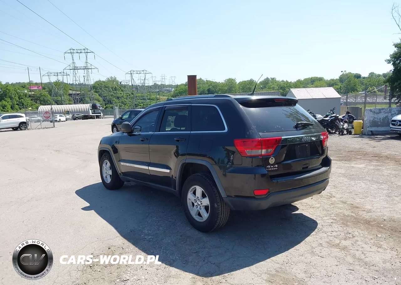 2011 Jeep Grand Cherokee Laredo VIN:1J4RR4GG4BC515389 - 3
