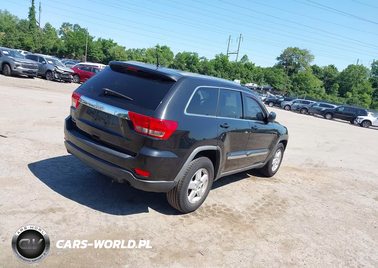 2011 Jeep Grand Cherokee Laredo VIN:1J4RR4GG4BC515389 - 4