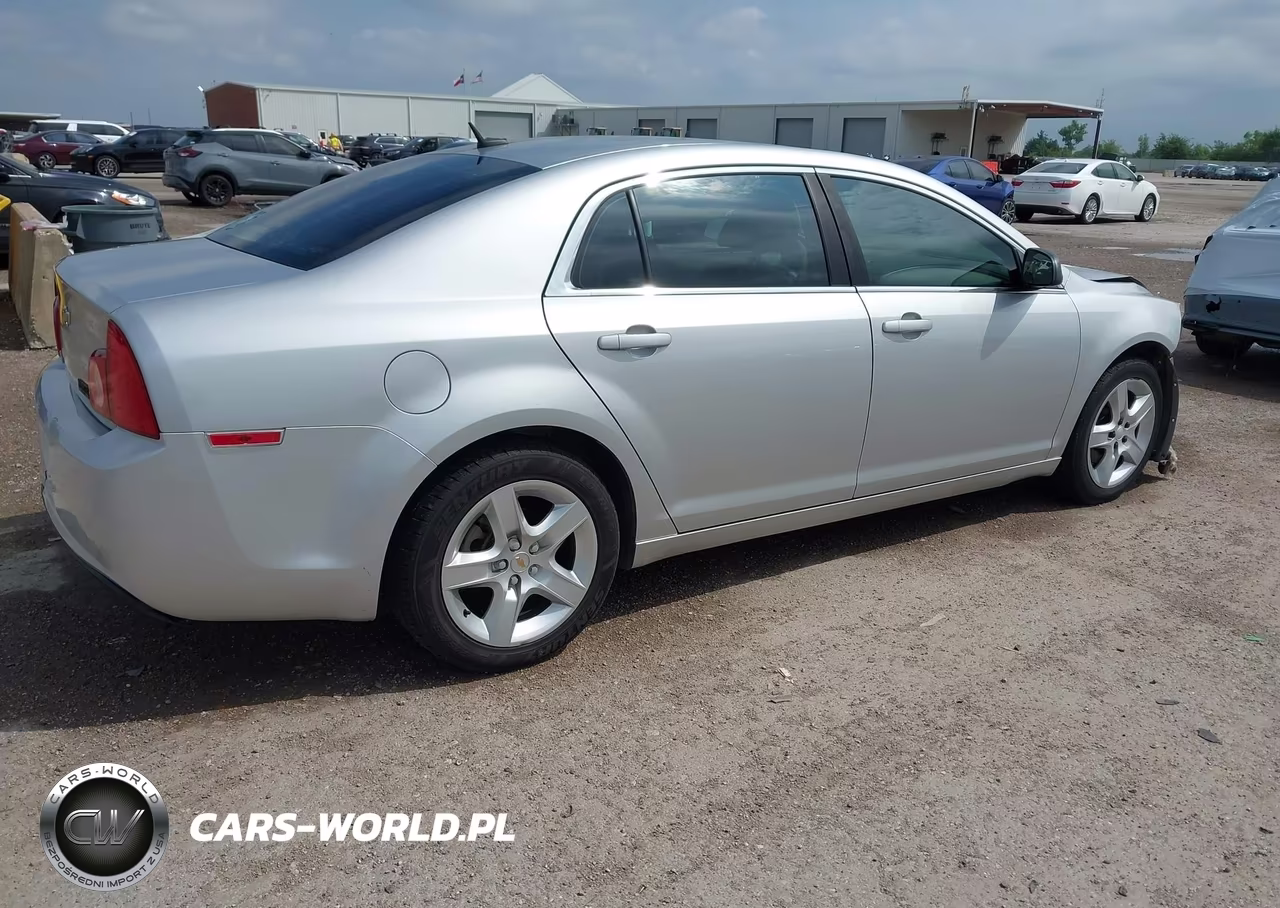2011 Chevrolet Malibu Ls VIN:1G1ZB5E13BF305095 - 4