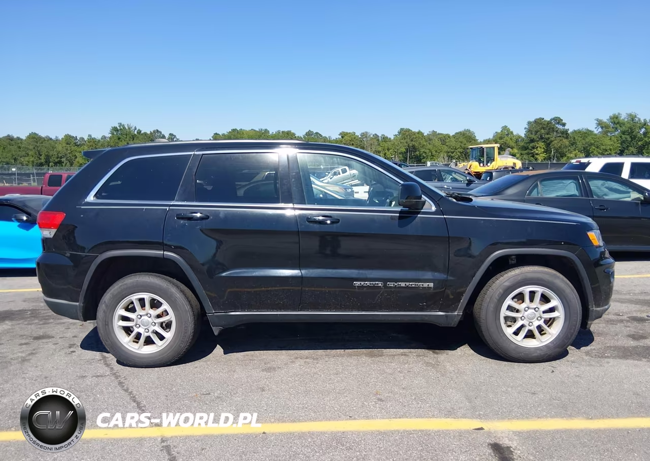2018 Jeep Grand Cherokee Laredo 4X2 VIN:1C4RJEAG1JC132231 - 13