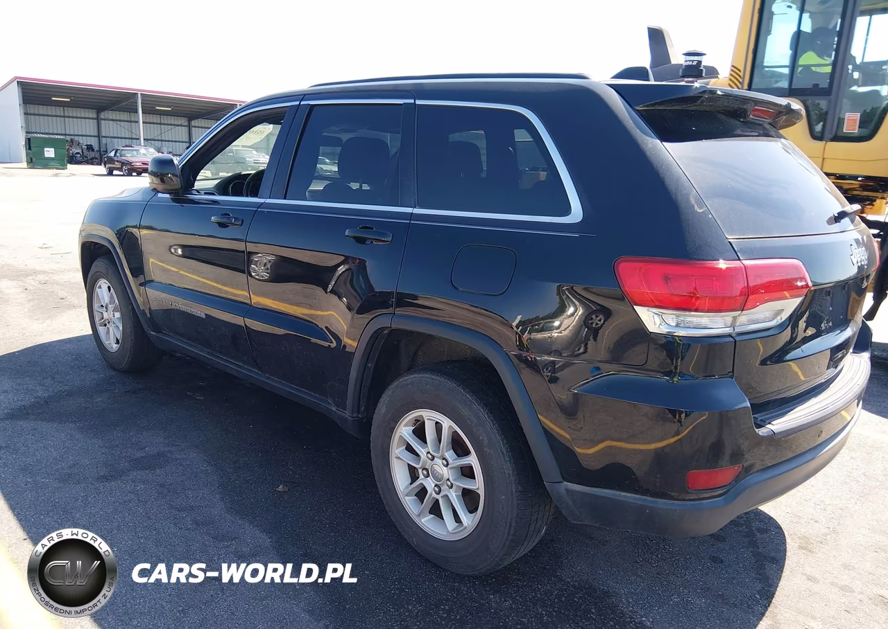 2018 Jeep Grand Cherokee Laredo 4X2 VIN:1C4RJEAG1JC132231 - 3
