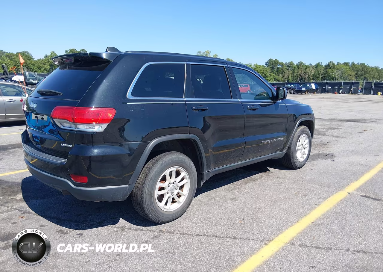 2018 Jeep Grand Cherokee Laredo 4X2 VIN:1C4RJEAG1JC132231 - 4