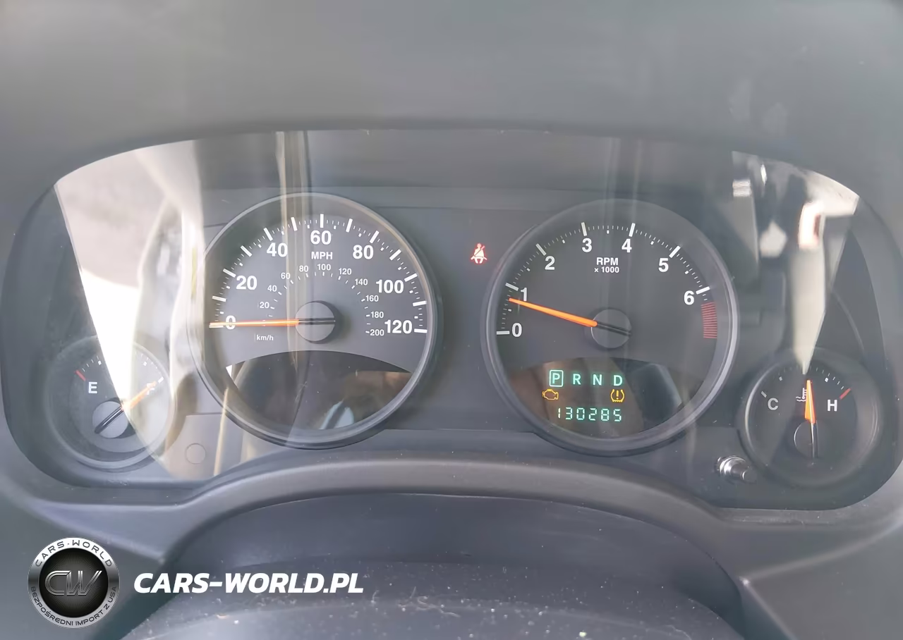 2013 Jeep Patriot Latitude VIN:1C4NJRFB3DD114637 - 7