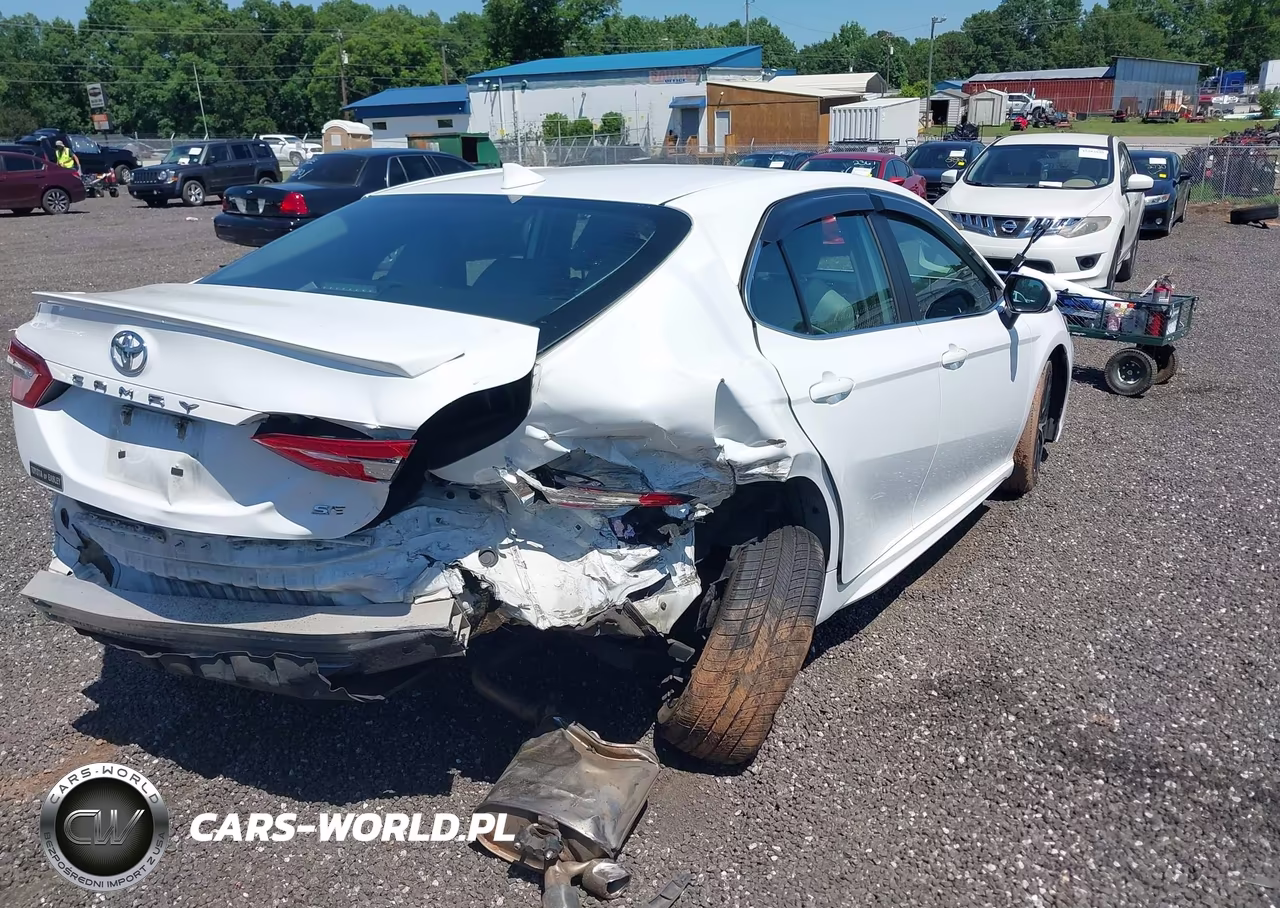 2020 Toyota Camry Se VIN:4T1G11AK6LU877893 - 4