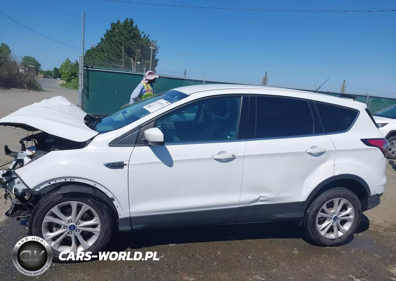2017 Ford Escape Se VIN:1FMCU0GD2HUE40070 - 15