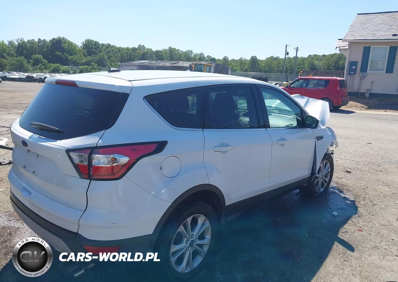 2017 Ford Escape Se VIN:1FMCU0GD2HUE40070 - 4