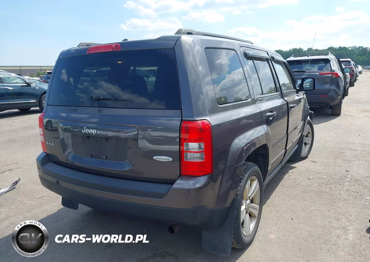 2015 Jeep Patriot Latitude VIN:1C4NJRFB9FD189586 - 4