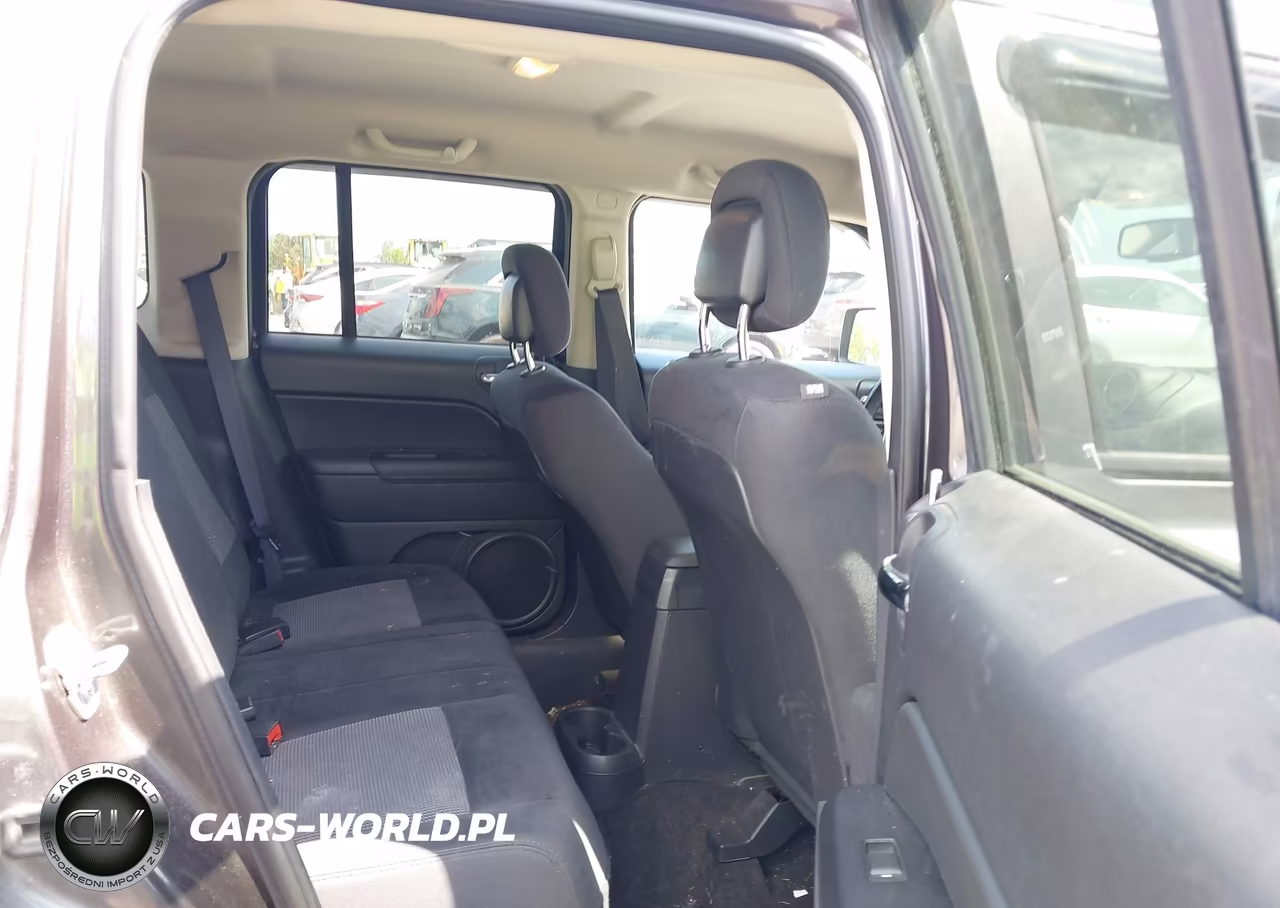 2015 Jeep Patriot Latitude VIN:1C4NJRFB9FD189586 - 8