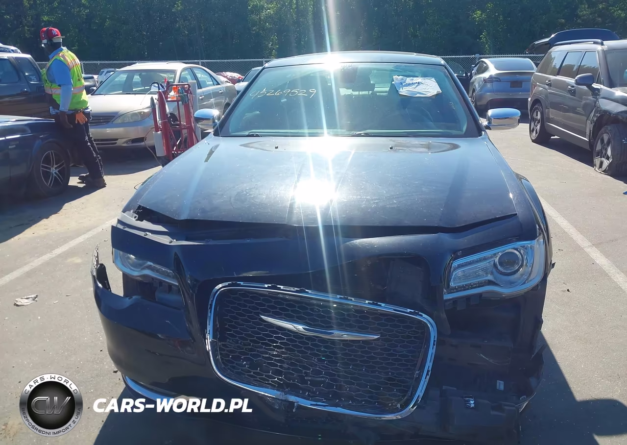 2016 Chrysler 300C VIN:2C3CCAEGXGH135786 - 13