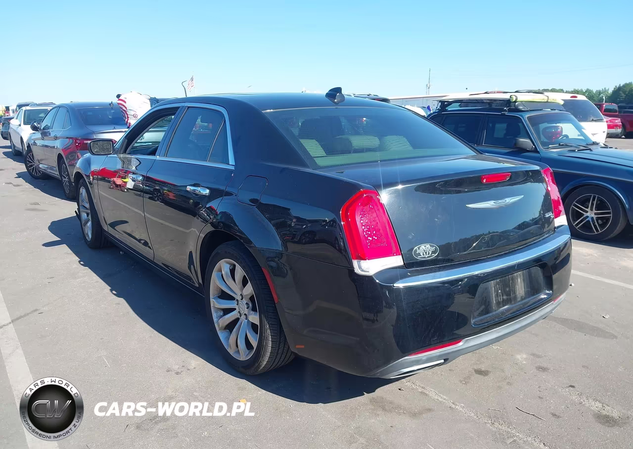 2016 Chrysler 300C VIN:2C3CCAEGXGH135786 - 3