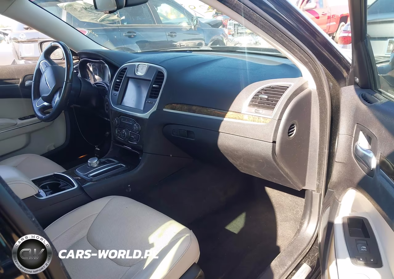2016 Chrysler 300C VIN:2C3CCAEGXGH135786 - 5
