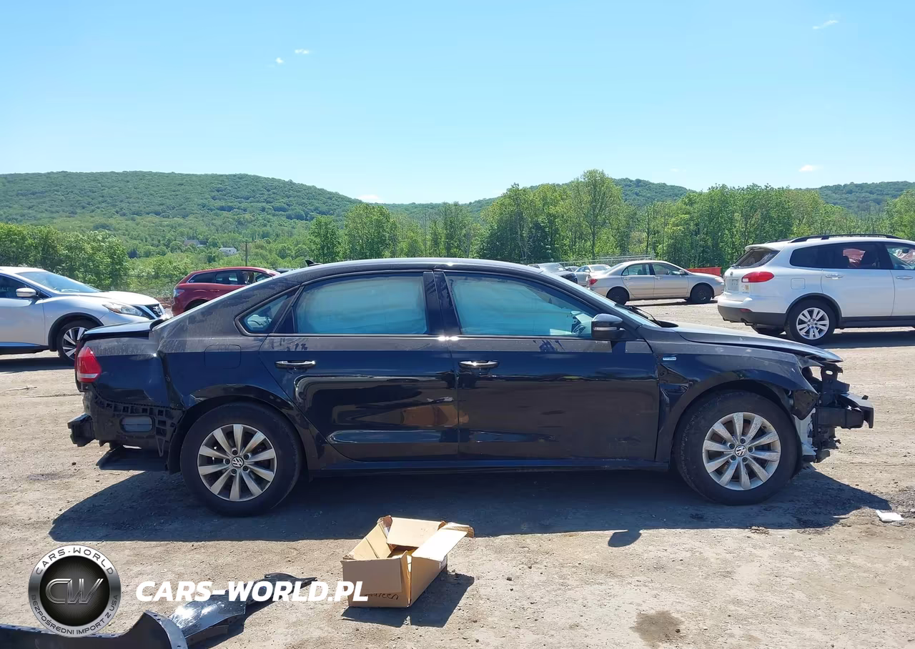 2015 Volkswagen Passat 1.8T Wolfsburg Edition VIN:1VWAT7A32FC019845 - 14