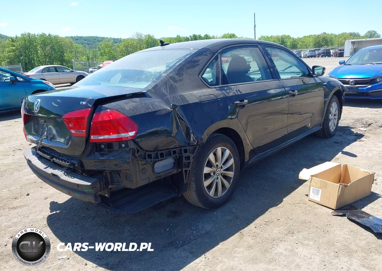 2015 Volkswagen Passat 1.8T Wolfsburg Edition VIN:1VWAT7A32FC019845 - 4