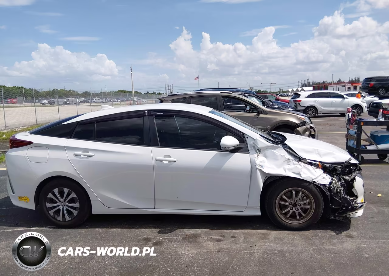 2021 Toyota Prius Prime Xle VIN:JTDKAMFP7M3183547 - 13