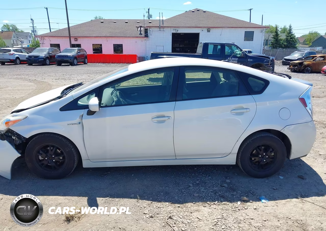 2012 Toyota Prius Three VIN:JTDKN3DU2C5464939 - 14