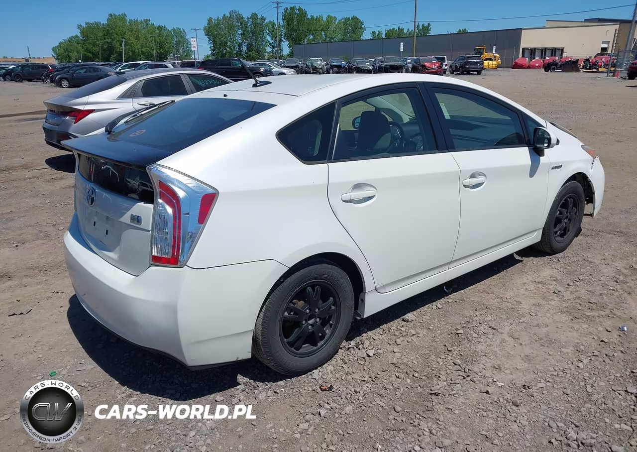 2012 Toyota Prius Three VIN:JTDKN3DU2C5464939 - 4