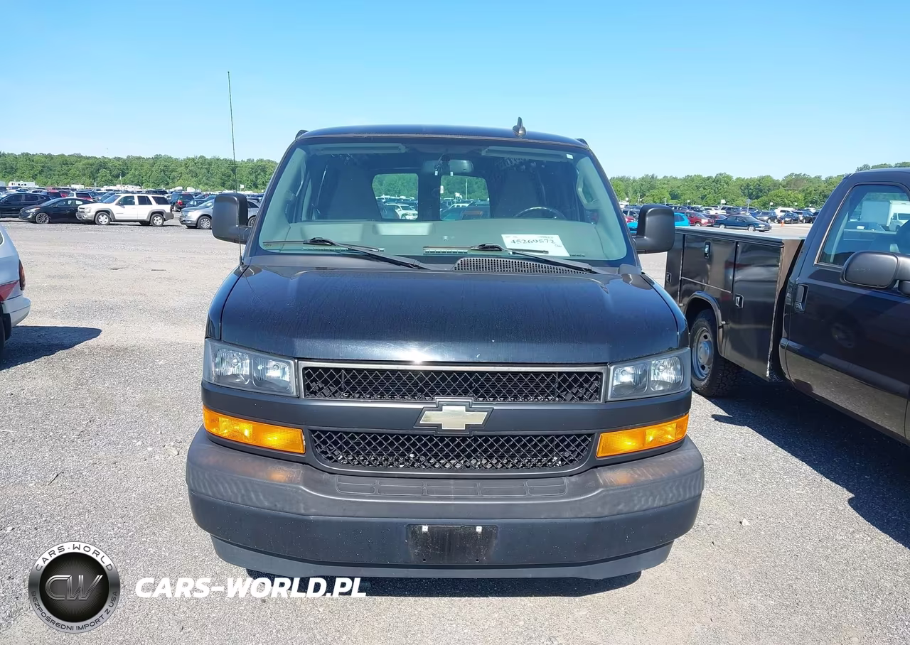 2018 Chevrolet Express 2500 Work Van VIN:1GCWGAFG1J1277168 - 17