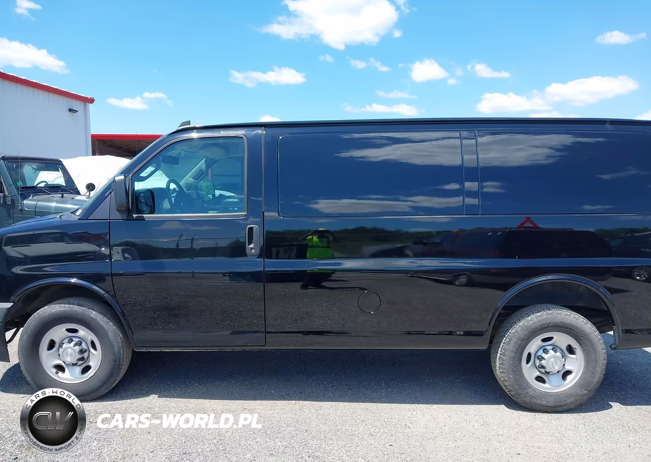 2018 Chevrolet Express 2500 Work Van VIN:1GCWGAFG1J1277168 - 19