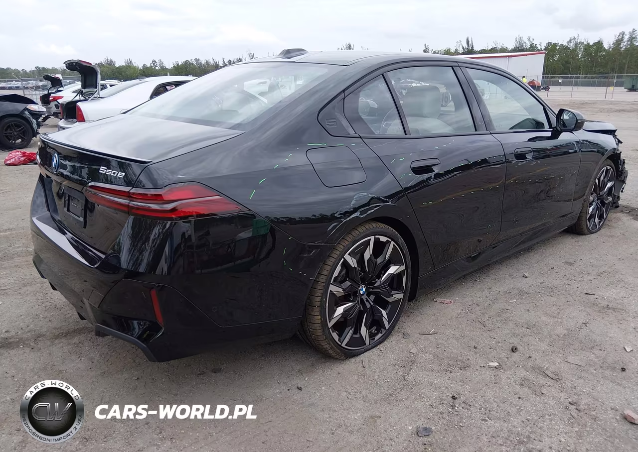 2026 BMW 550E xDrive VIN:WBA13FK07TCX10136 - 4