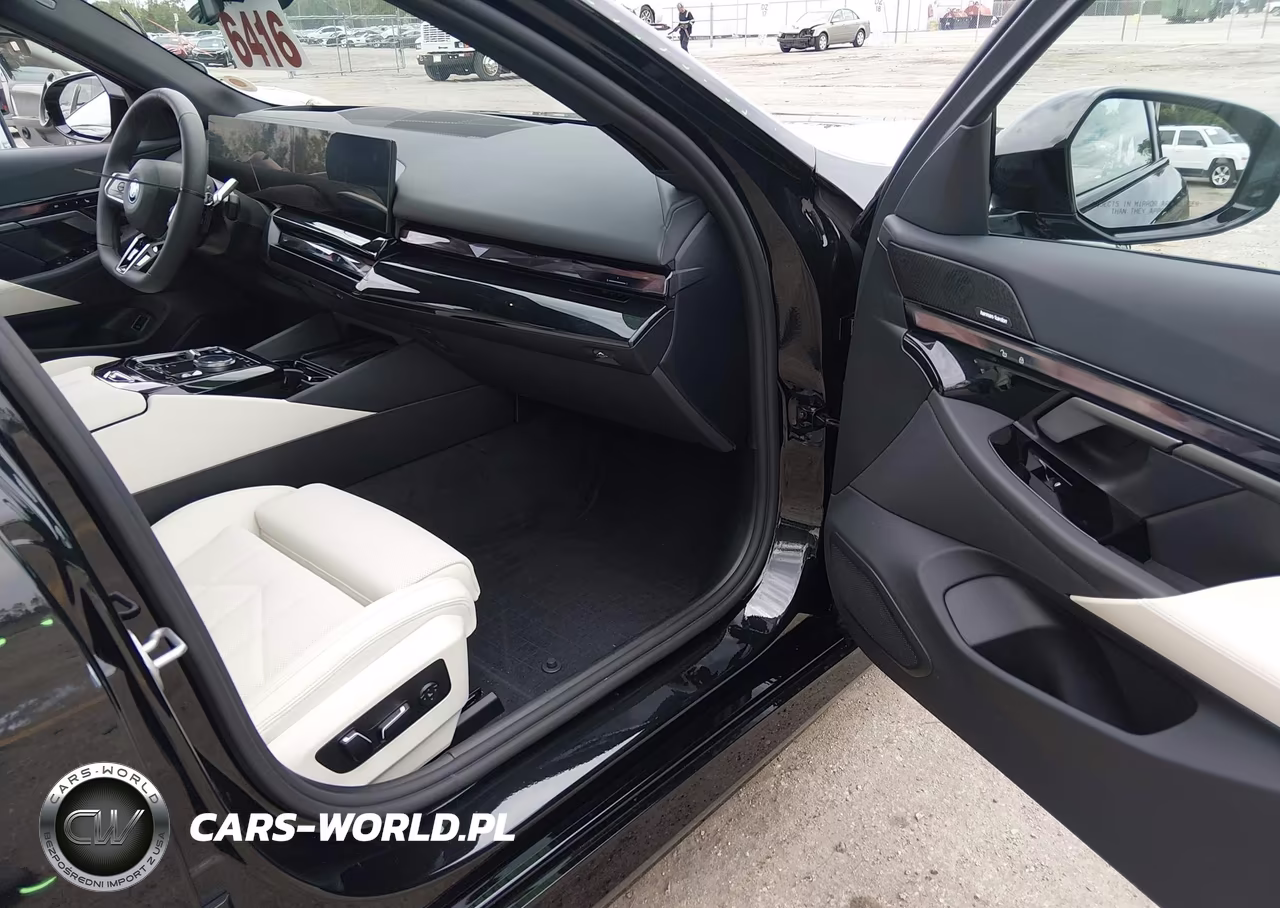 2026 BMW 550E xDrive VIN:WBA13FK07TCX10136 - 5