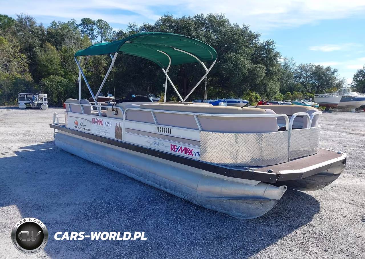 2015 Tracker Marine Sun Tracker