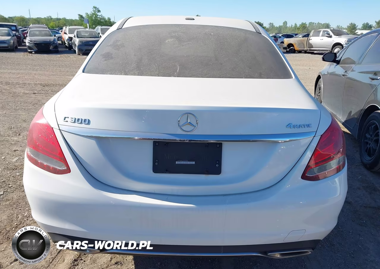 2018 Mercedes-Benz C 300 4Matic VIN:55SWF4KB6JU242940 - 16