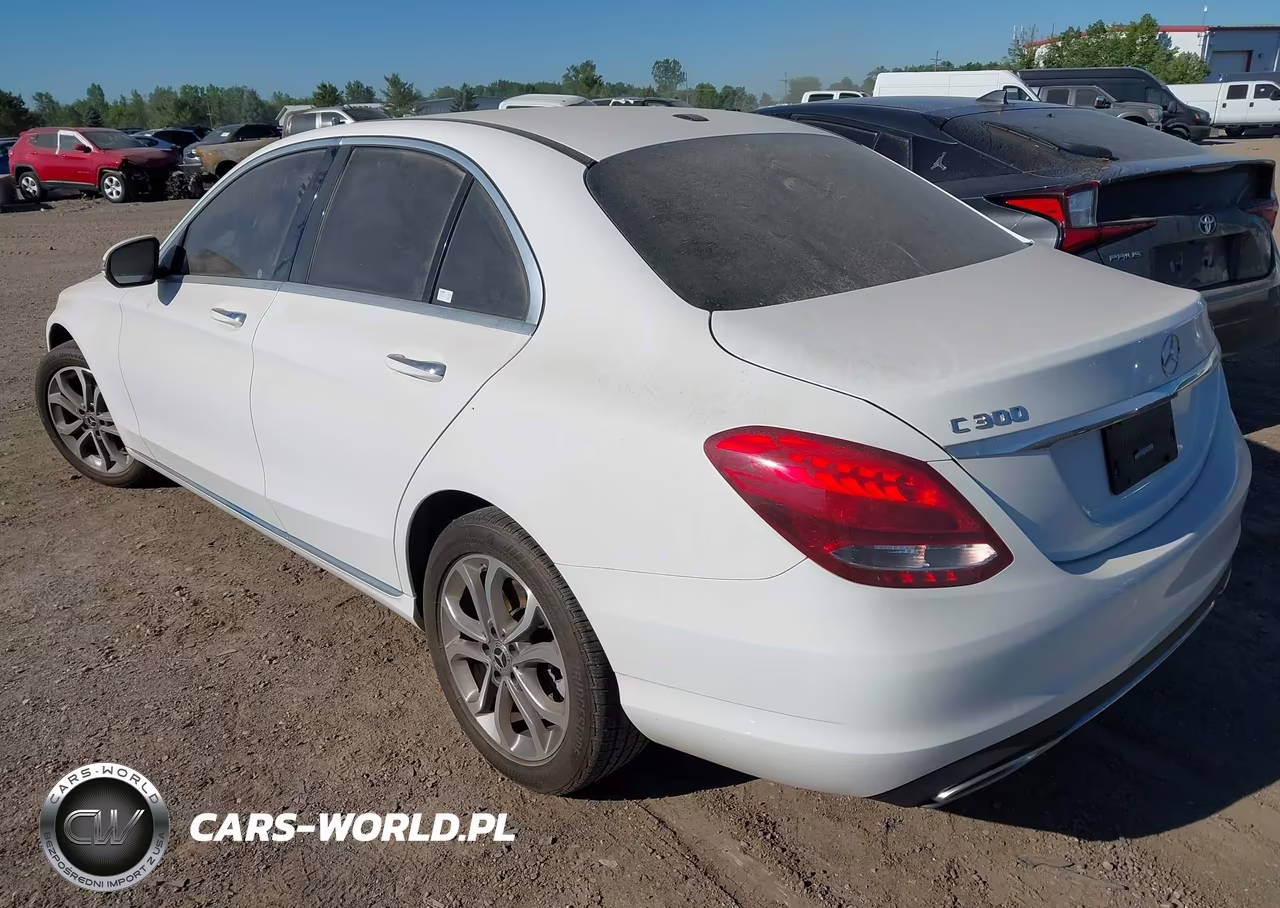 2018 Mercedes-Benz C 300 4Matic VIN:55SWF4KB6JU242940 - 3