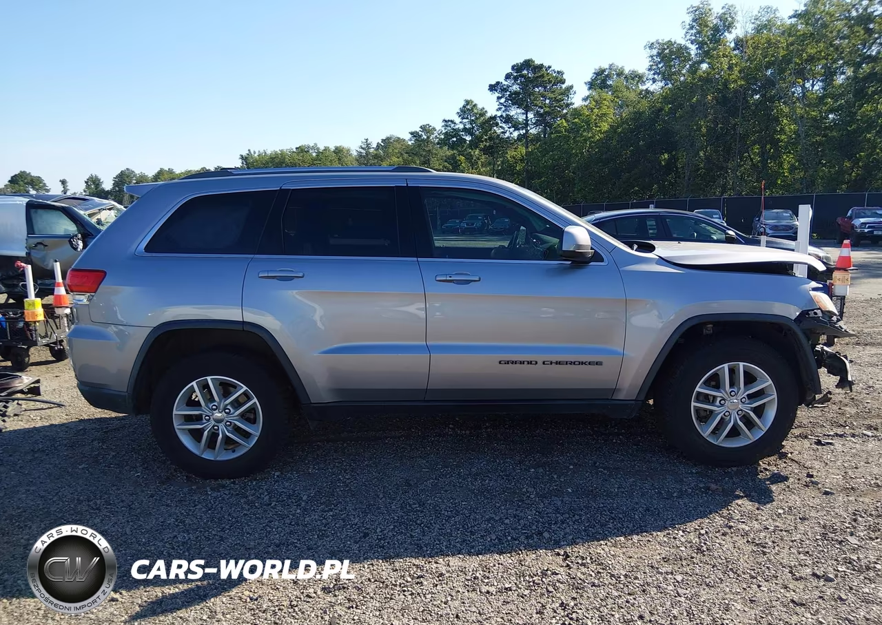 2018 Jeep Grand Cherokee Laredo E 4X2 VIN:1C4RJEAG6JC246810 - 14
