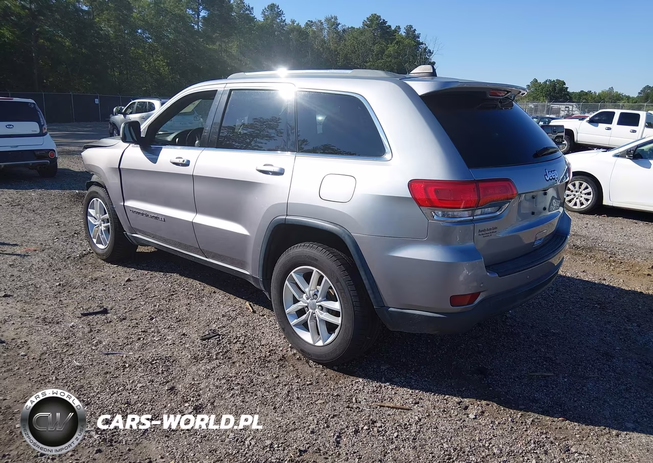 2018 Jeep Grand Cherokee Laredo E 4X2 VIN:1C4RJEAG6JC246810 - 3