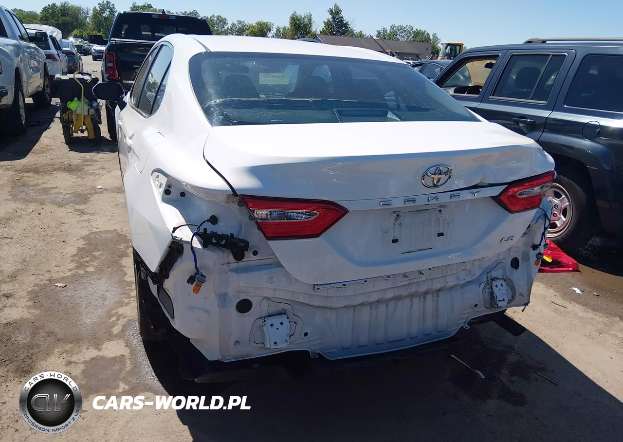 2018 Toyota Camry Le VIN:4T1B11HK1JU055774 - 6