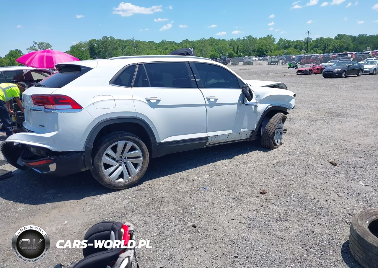 2020 Volkswagen Atlas Cross Sport 3.6L V6 Se W-Technology-3.6L V6 Se W-Technology R-Line VIN:1V26E2CA4LC211778 - 4