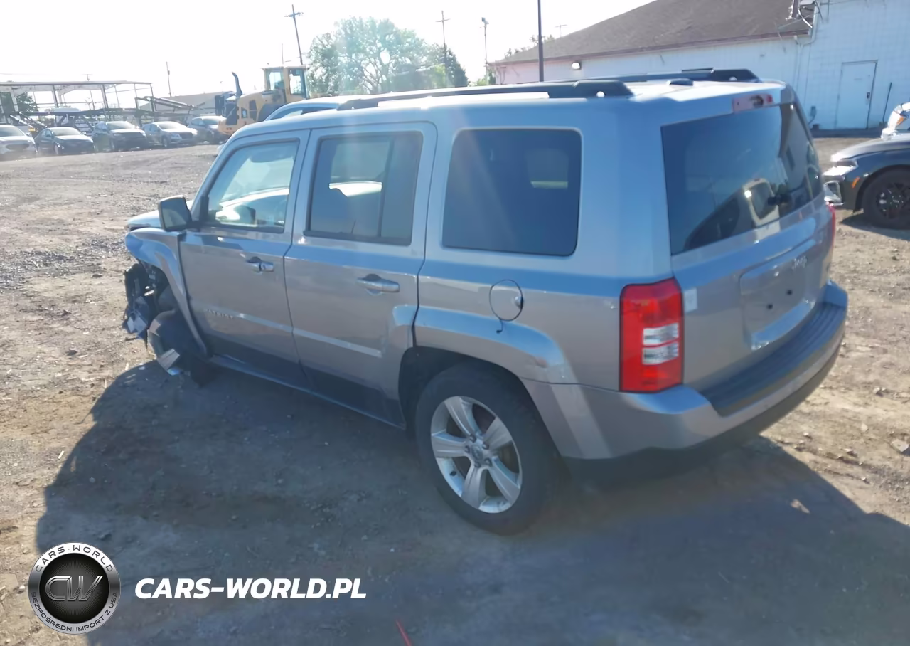 2015 Jeep Patriot Latitude VIN:1C4NJPFB3FD139125 - 3