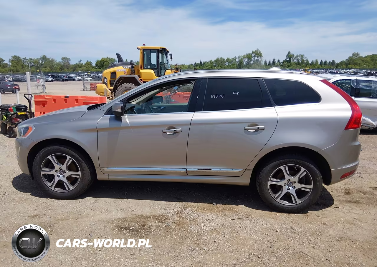 2015 Volvo Xc60 T6 VIN:YV4902RK2F2653415 - 13