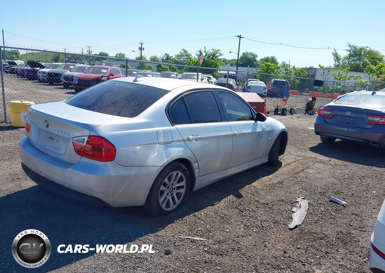 2007 BMW 328Xi VIN:WBAVC73507KP35862 - 4