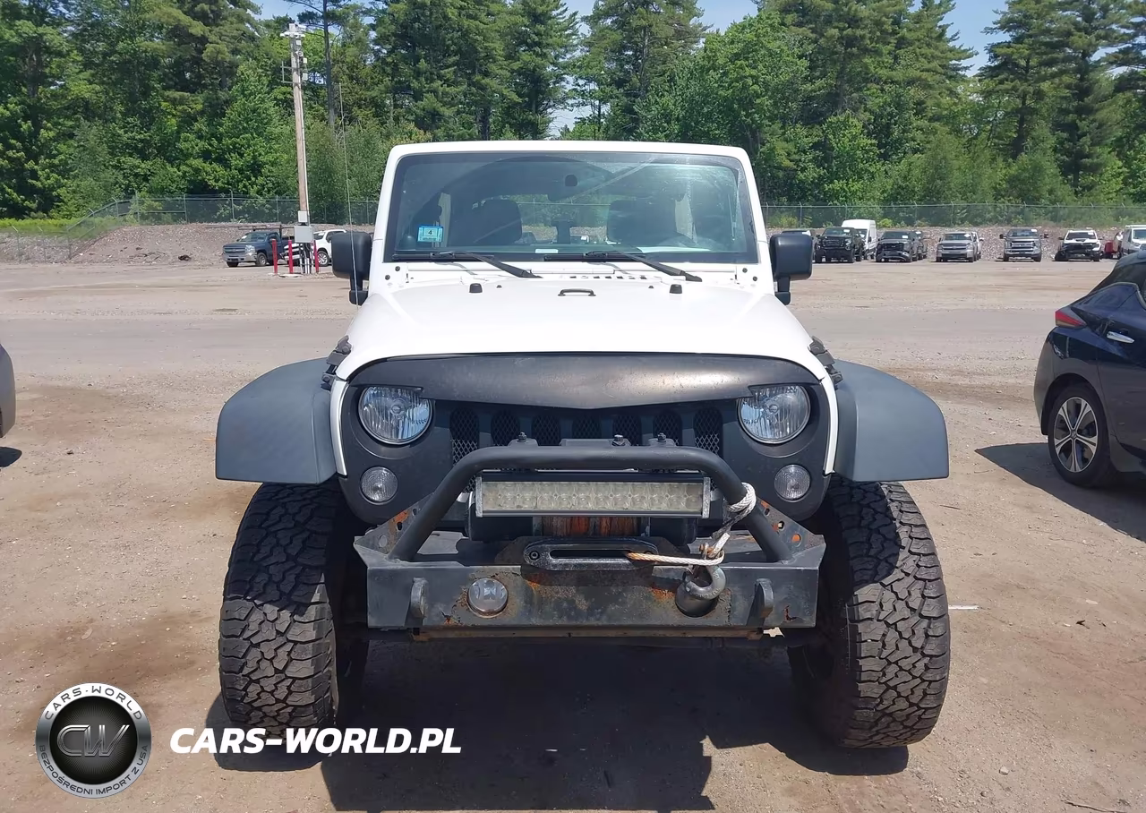 2014 Jeep Wrangler Unlimited Sport VIN:1C4BJWDG3EL306101 - 13