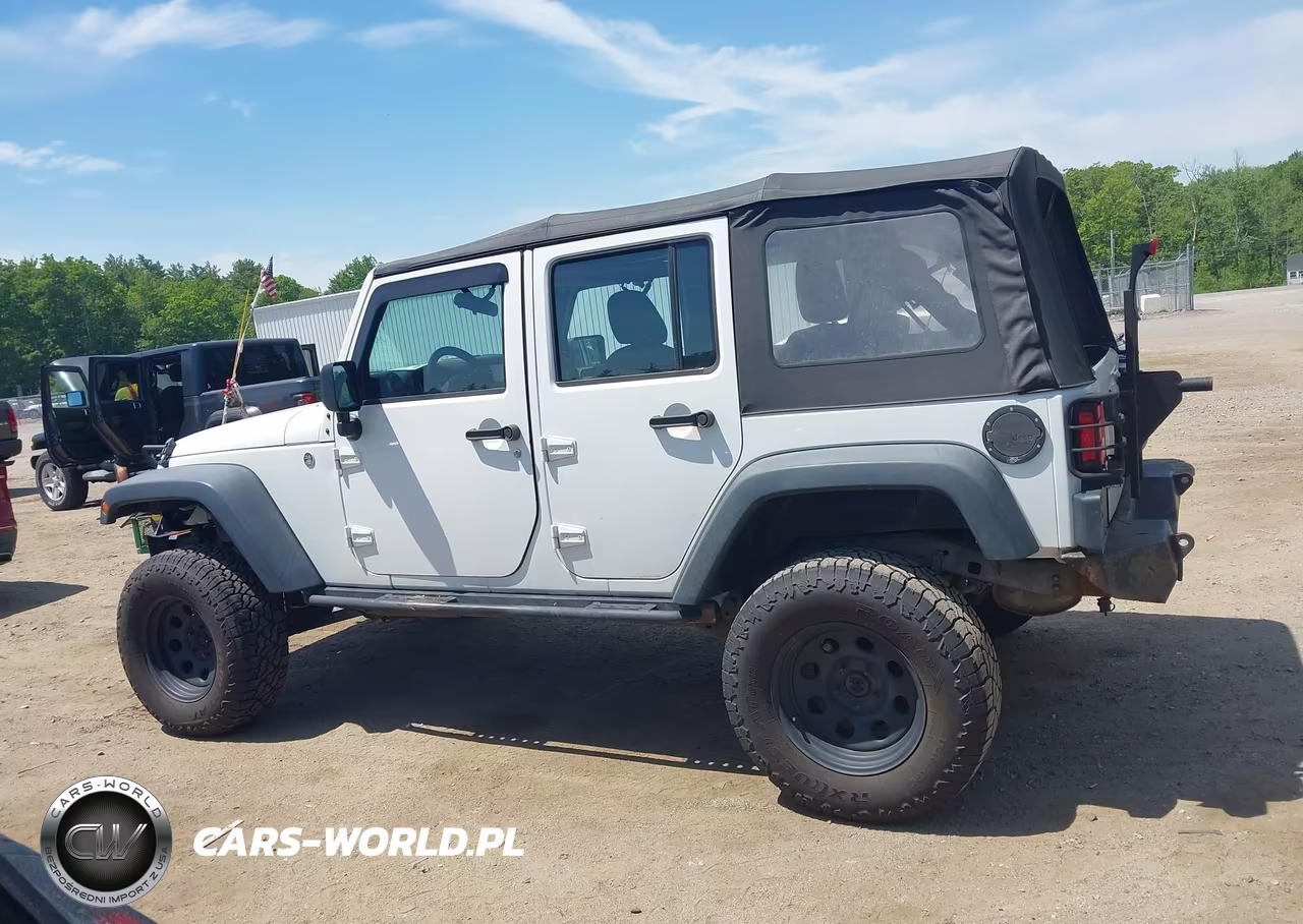 2014 Jeep Wrangler Unlimited Sport VIN:1C4BJWDG3EL306101 - 15