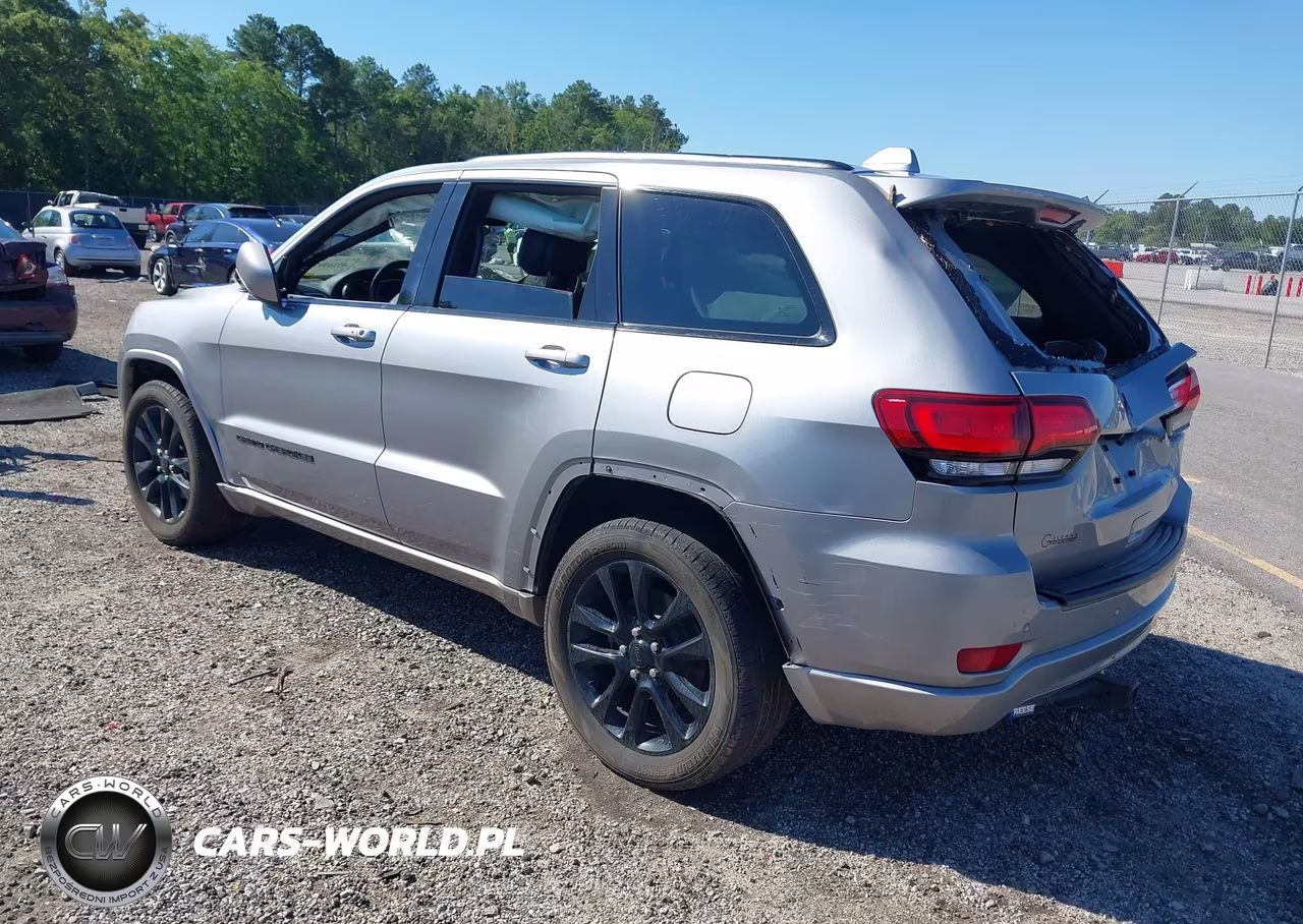2020 Jeep Grand Cherokee Altitude 4X2 VIN:1C4RJEAG0LC355671 - 3