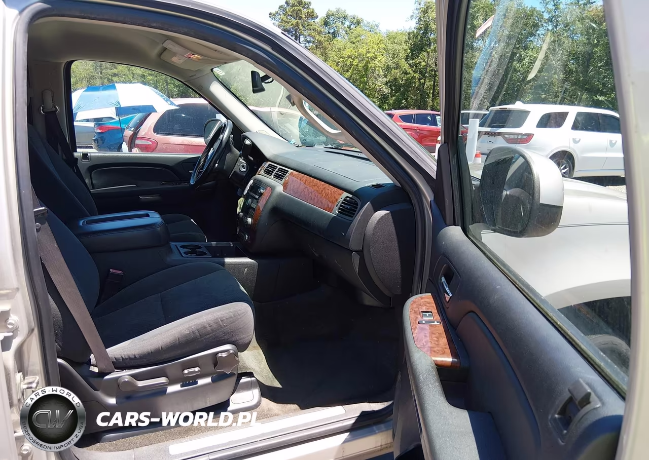 2008 Chevrolet Tahoe Lt VIN:1GNFK13018J142540 - 5
