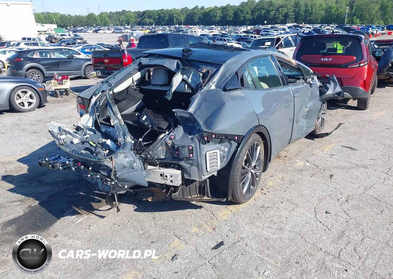 2024 Toyota Prius Xle VIN:JTDACAAU0R3036348 - 4