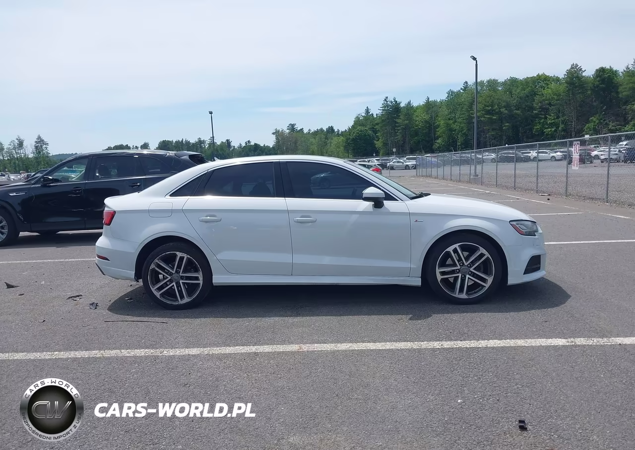 2017 Audi A3 2.0T Premium VIN:WAUJ8GFF6H1013565 - 13