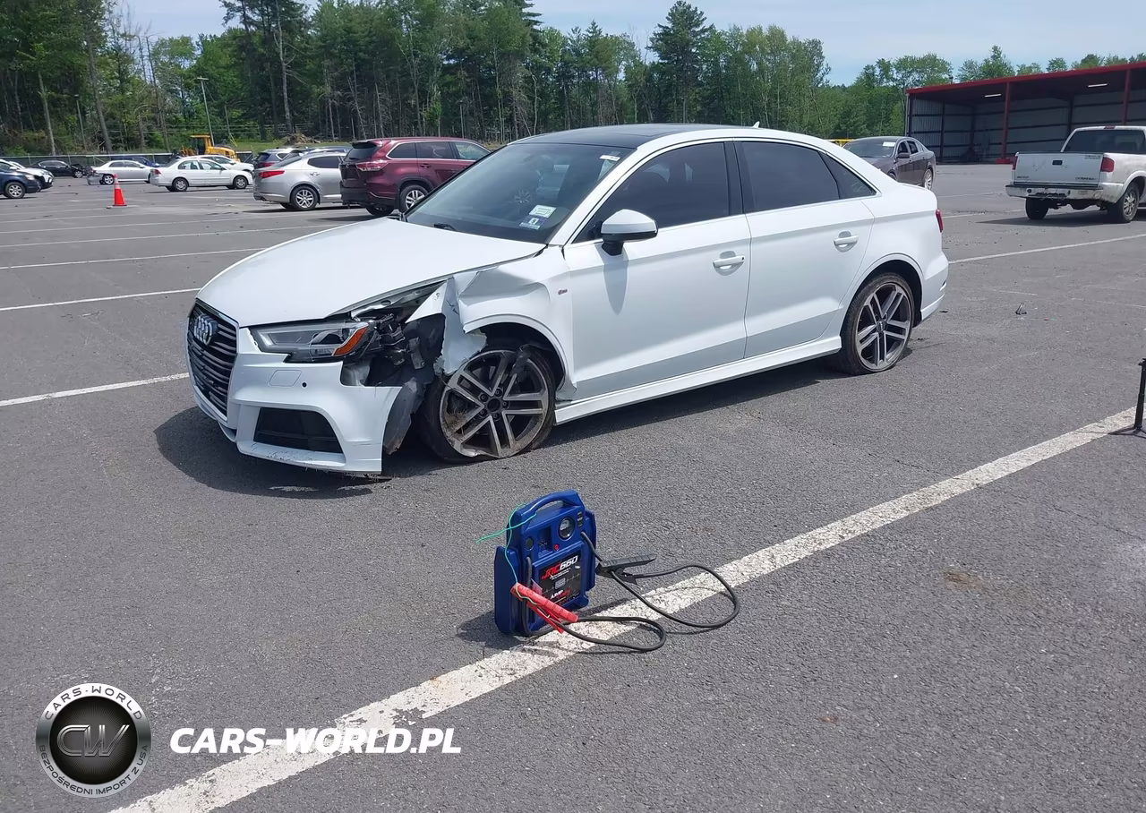 2017 Audi A3 2.0T Premium VIN:WAUJ8GFF6H1013565 - 2